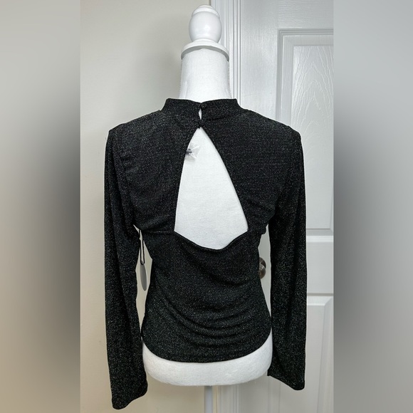MILK & HONEY LONG SLEEVE KEYHOLE BACK TOP - Picture 3 of 7